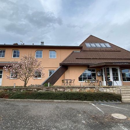 Готель Restaurace Pyramida Карлові Вари Екстер'єр фото
